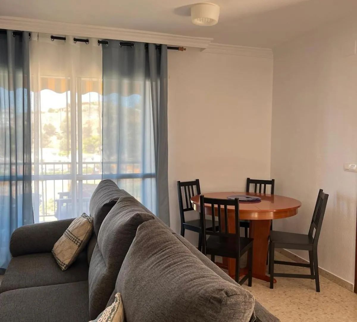 Apartamento Duplex Adosado En Rincón de la Victoria 0*,